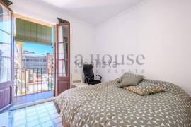 Excellent 3 Bed Apartment For Sale in Barcelona Spain