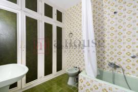 Excellent 3 Bed Apartment For Sale in Barcelona Spain