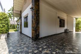 Luxury 3 bed Villa For Rent / Sale in Pattaya Thailand 1150 Euro Per Month Luxury 3 bed Villa For Rent / Sale in Pattaya Thailand 1150 Euro Per Month