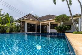 Luxury 3 bed Villa For Rent / Sale in Pattaya Thailand 1150 Euro Per Month Luxury 3 bed Villa For Rent / Sale in Pattaya Thailand 1150 Euro Per Month