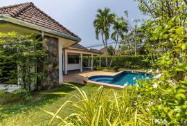 Luxury 3 bed Villa For Rent / Sale in Pattaya Thailand 1150 Euro Per Month Luxury 3 bed Villa For Rent / Sale in Pattaya Thailand 1150 Euro Per Month