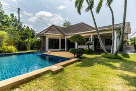 Luxury 3 bed Villa For Rent / Sale in Pattaya Thailand 1150 Euro Per Month Luxury 3 bed Villa For Rent / Sale in Pattaya Thailand 1150 Euro Per Month