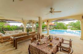 Luxury 7 bed Villa Complex For Sale in Bali Indonesia