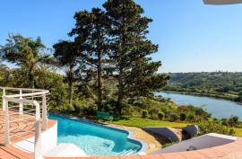 Stunning 5 Bed Villa For Sale in East London South Africa