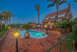 Stunning 4 Bed Villa For Sale in Port Elizabeth South Africa
