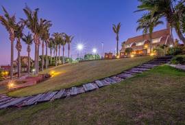 Stunning 4 Bed Villa For Sale in Port Elizabeth South Africa