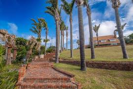 Stunning 4 Bed Villa For Sale in Port Elizabeth South Africa
