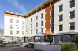 Stunning 1 Bed Leaseback Apartment For Sale in Orleans France
