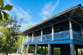 Excellent 2 Bed Villa For Sale On Rocky Hill Utila Island Honduras