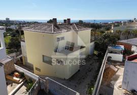 3 Bedroom Detached House with Garden, Terrace and Garage in Portimão – Occupied Property
