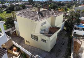 3 Bedroom Detached House with Garden, Terrace and Garage in Portimão – Occupied Property