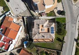 3 Bedroom Detached House with Garden, Terrace and Garage in Portimão – Occupied Property