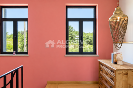 Charming and unique manor house with lovely views near St Barbara Nexe.