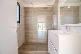 3 bedroom villa with views in Funchal 3 bedroom villa with views in Funchal