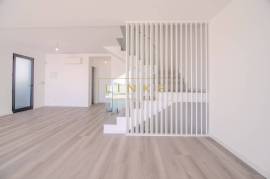 3 bedroom villa with views in Funchal 3 bedroom villa with views in Funchal