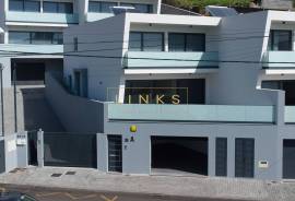 3 bedroom villa with views in Funchal 3 bedroom villa with views in Funchal