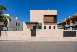 New 4-bedroom villa with swimming pool in Quinta dos Farias – Pinhal Novo