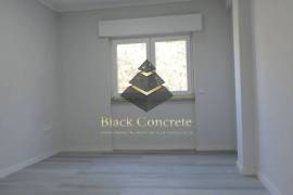 Fully Renovated T2 in Setubal