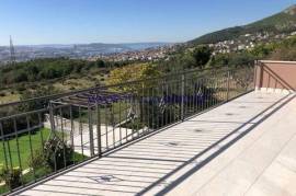 BEAUTIFUL VILLA WITH PANORAMIC VIEW NEAR SPLIT