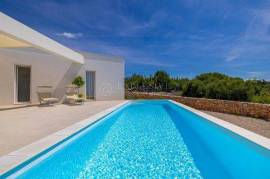 KRK - EXKLUSIVE VILLA MIT SCHWIMMBAD IN RUHIGER LAGE