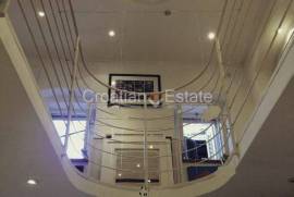Grad – Stone house in Diocletian’s Palace, for sale