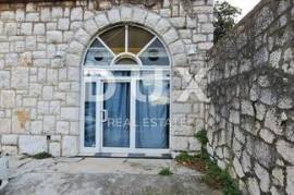 RIJEKA, BULEVARD - excellent business space of 26 m2