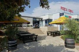 Nin, Zaton, commercial building with a restaurant and permitted expansion options