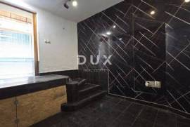 Rijeka, center, business premises, 15 m2, busy location