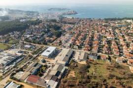 Poreč – Business Building Near the City Centre, Ideal for a Distribution or Shopping