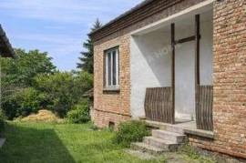 Family house to be renovated for sale in Petrivente