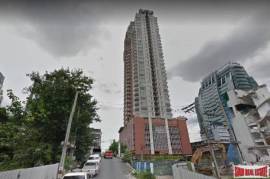 Manhattan Chidlom - Nicely Decorated 2 Bed Condo with Canal Views in Chidlom