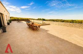 8 room, 293m2 House for sale in Magalas - 895 000 € * 8 room, 293m2 House for sale in Magalas - 895 000 € *