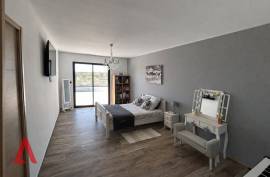 8 room, 293m2 House for sale in Magalas - 895 000 € * 8 room, 293m2 House for sale in Magalas - 895 000 € *