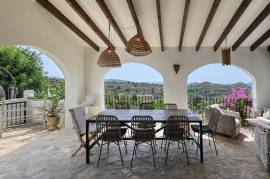 listing listing