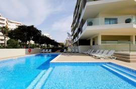 Stylish and Modern New Apartment with Pool Next to Praia da Rocha