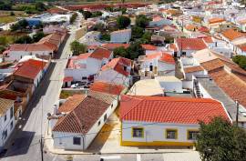 Urban land with a 2 bedroom villa with swimming pool - in Barão de São João, Lagos Urban land with a 2 bedroom villa with swimming pool - in Barão de São João, Lagos