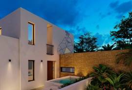 Urban land with a 2 bedroom villa with swimming pool - in Barão de São João, Lagos