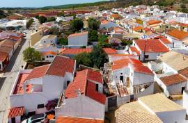 Urban land with a 2 bedroom villa with swimming pool - in Barão de São João, Lagos Urban land with a 2 bedroom villa with swimming pool - in Barão de São João, Lagos