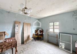 House for Restoration in Travancas 110 m² House for Restoration in Travancas 110 m²