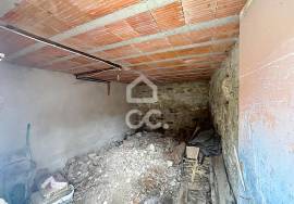 House for Restoration in Travancas 110 m² House for Restoration in Travancas 110 m²