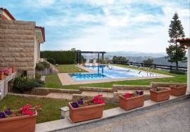 Exclusive 6 bedroom villa with 4,000 m² plot and Private Pool in Lousada
