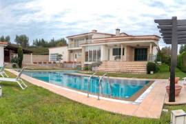 Exclusive 6 bedroom villa with 4,000 m² plot and Private Pool in Lousada Exclusive 6 bedroom villa with 4,000 m² plot and Private Pool in Lousada