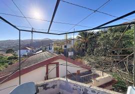 Mixed building with 2,970m²