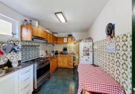Mixed building with 2,970m²
