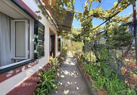 Mixed building with 2,970m²