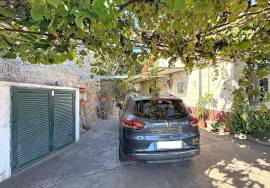 Mixed building with 2,970m²