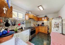Mixed building with 2,970m²