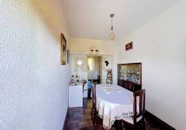 Mixed building with 2,970m²