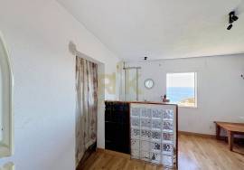 Mixed building with 2,970m²