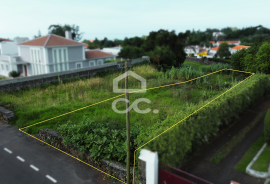 Plot of 1,336 m² in São Mateus da Calheta